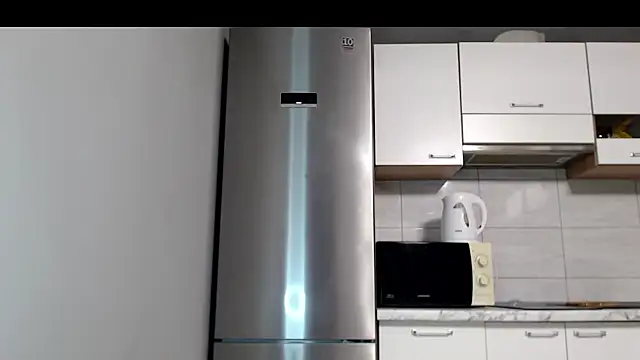 Snapshot of SierraSky_ chatting on April 21, 5:17 pm SierraSky online show from April 21, 5:17 pm