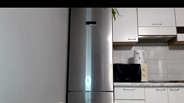 Snapshot of SierraSky_ chatting on July 18, 5:28 pm SierraSky online show from July 18, 5:28 pm