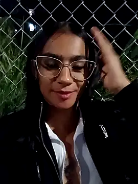 Snapshot of Leslly_ chatting on May 31, 1:03 am Leslly online show from May 31, 1:03 am