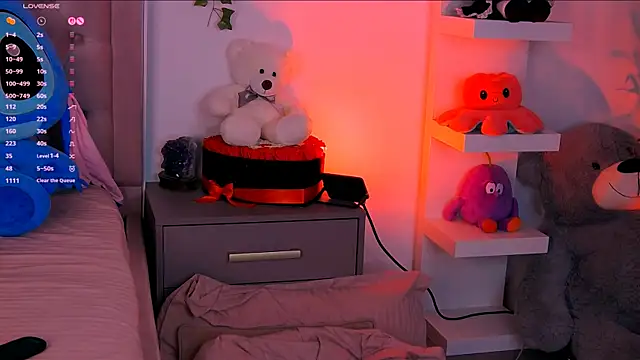 Snapshot of LaylaBrown chatting on October 8, 6:16 pm LaylaBrown online show from October 8, 6:16 pm