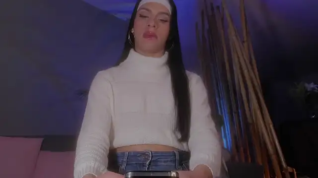 danna v online show from March 21, 8:17 am