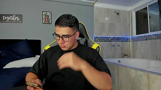 owengray2n online show from February 20, 1:14 am