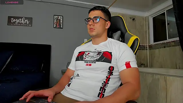 owengray2n online show from February 26, 4:47 am