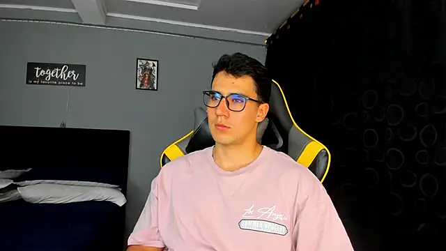 owengray2n online show from September 12, 1:28 am