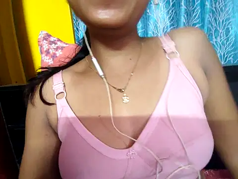 Snapshot of cutesoma2 chatting on June 9, 11:11 am cutesoma2 online show from June 9, 11:11 am