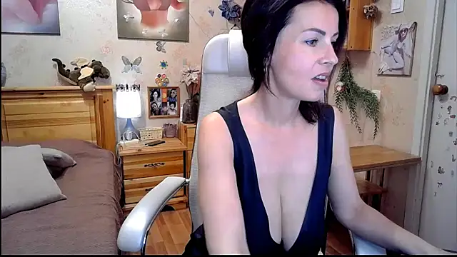 Kendra Mom online show from June 30, 6:47 am