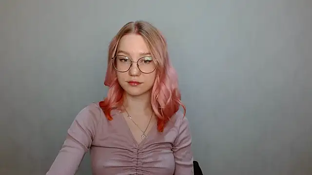 Snapshot of cindi_hot chatting on December 5, 12:33 pm cindi hot online show from December 5, 12:33 pm