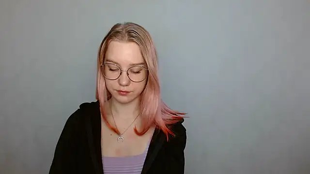 Snapshot of cindi_hot chatting on December 13, 8:41 am cindi hot online show from December 13, 8:41 am