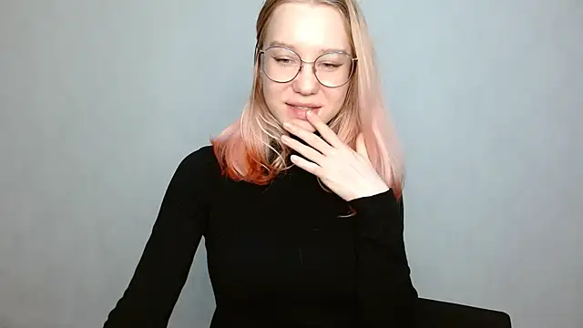 Snapshot of cindi_hot chatting on December 26, 2:05 pm cindi hot online show from December 26, 2:05 pm