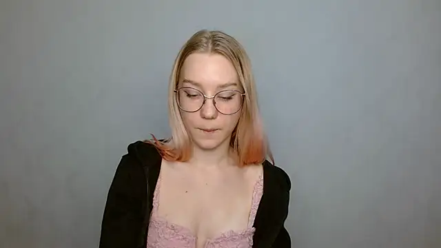 Snapshot of cindi_hot chatting on January 4, 12:27 pm cindi hot online show from January 4, 12:27 pm