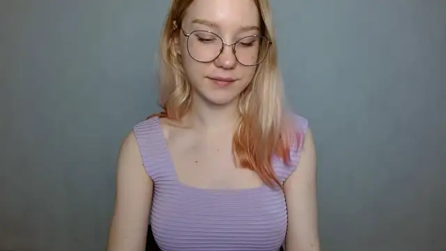 Snapshot of cindi_hot chatting on January 10, 11:22 am cindi hot online show from January 10, 11:22 am