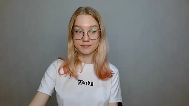 Snapshot of cindi_hot chatting on January 13, 1:17 pm cindi hot online show from January 13, 1:17 pm