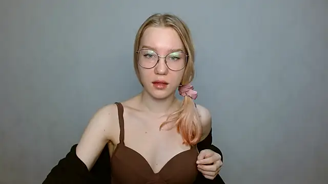 Snapshot of cindi_hot chatting on January 25, 11:55 am cindi hot online show from January 25, 11:55 am