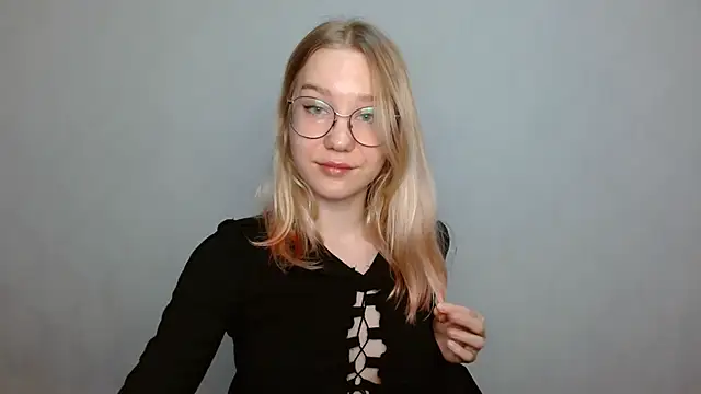 Snapshot of cindi_hot chatting on February 6, 12:05 pm cindi hot online show from February 6, 12:05 pm