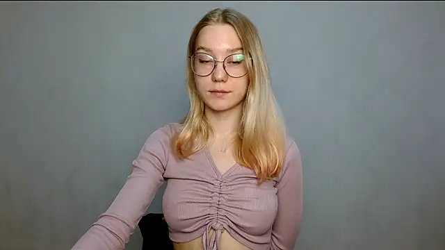 Snapshot of cindi_hot chatting on February 21, 11:22 am cindi hot online show from February 21, 11:22 am