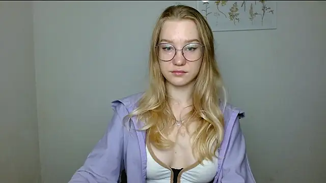 Snapshot of cindi_hot chatting on October 8, 9:40 am cindi hot online show from October 8, 9:40 am