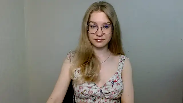 cindi hot online show from June 9, 10:16 am