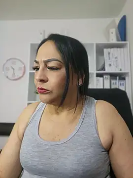 Snapshot of Gina_Myers chatting on June 21, 3:31 am Gina Myers online show from June 21, 3:31 am