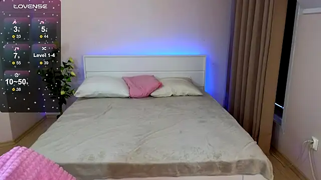 Snapshot of SusieMorris chatting on January 16, 5:11 am SusieMorris online show from January 16, 5:11 am