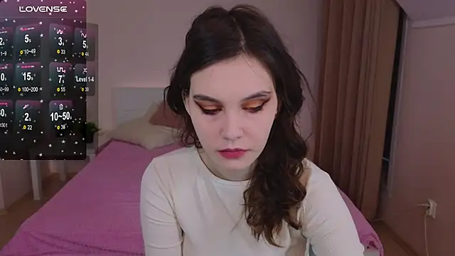 Snapshot of SusieMorris chatting on February 28, 1:15 am SusieMorris online show from February 28, 1:15 am