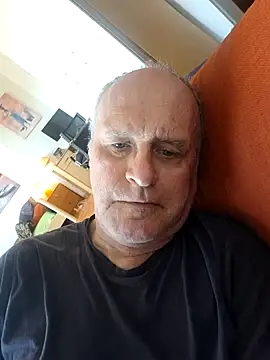 Milkasahne64 online show from April 24, 9:12 am