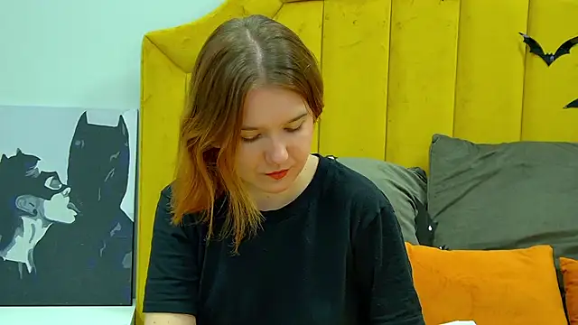 LessySmith online show from October 27, 4:22 pm