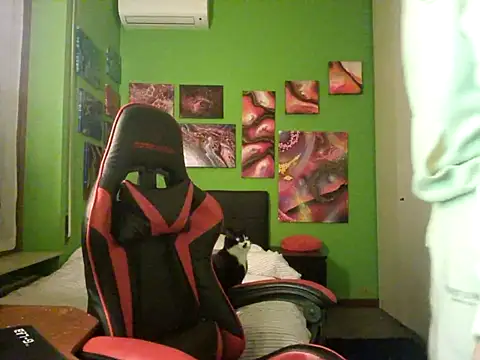 Snapshot of MASTERMONEY chatting on October 31, 10:44 pm MASTERMONEY online show from October 31, 10:44 pm