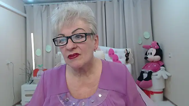 KayleSmoll online show from April 1, 6:49 pm