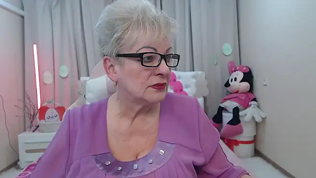 KayleSmoll online show from April 8, 6:41 pm