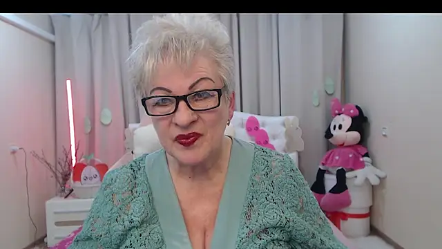 KayleSmoll online show from April 14, 6:58 pm