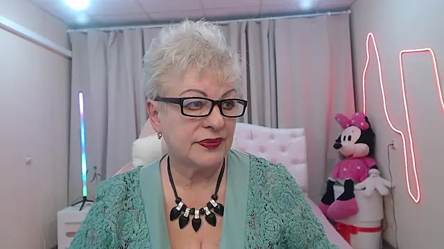 KayleSmoll online show from May 19, 6:36 pm