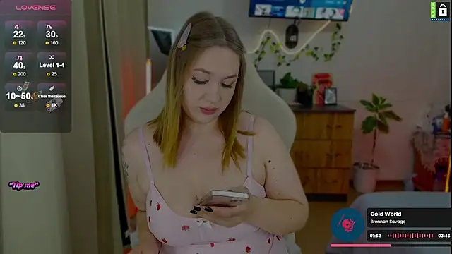 Snapshot of -LinaLove- chatting on July 3, 8:48 pm -LinaLove- online show from July 3, 8:48 pm