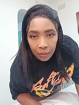 Snapshot of GiantBootyMilf chatting on May 5, 9:34 pm GiantBootyMilf online show from May 5, 9:34 pm
