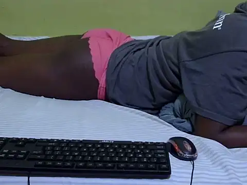 Snapshot of QUEEN-LIZ chatting on November 9, 6:17 pm QUEEN-LIZ online show from November 9, 6:17 pm