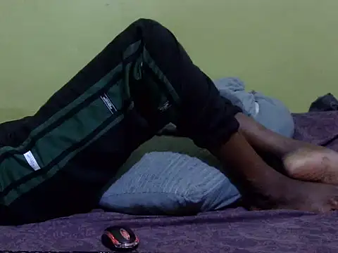 Snapshot of QUEEN-LIZ chatting on December 2, 6:03 pm QUEEN-LIZ online show from December 2, 6:03 pm