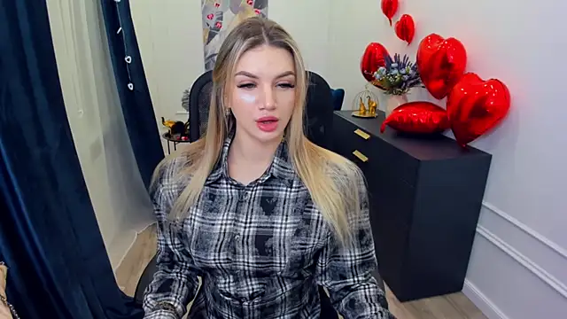 SelenaeMoore online show from February 13, 3:35 am