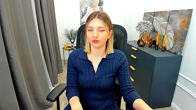 SelenaeMoore online show from March 26, 3:45 am