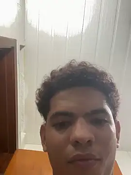 Snapshot of RDbruto chatting on December 27, 1:32 am RDbruto online show from December 27, 1:32 am