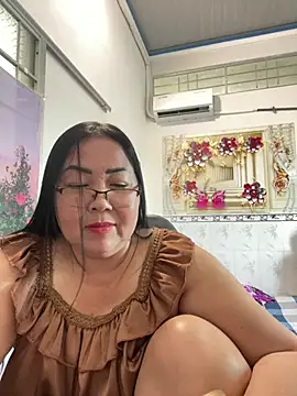 Snapshot of NDith chatting on April 26, 8:01 am NDith online show from April 26, 8:01 am