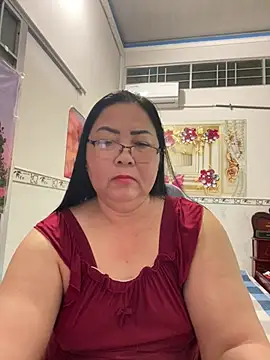 Snapshot of NDith chatting on May 3, 10:49 pm NDith online show from May 3, 10:49 pm