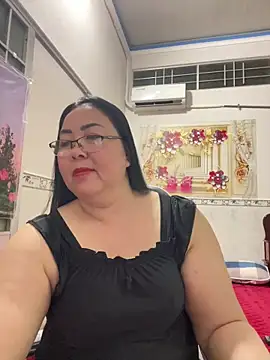 Snapshot of NDith chatting on May 17, 12:01 pm NDith online show from May 17, 12:01 pm
