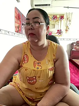 Snapshot of NDith chatting on May 20, 3:02 am NDith online show from May 20, 3:02 am