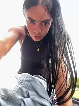 NAUGHTY LITTLE 18 online show from April 16, 9:26 pm