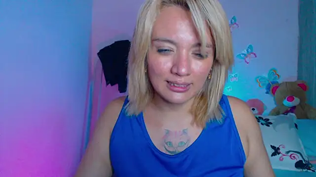 Snapshot of kitten_sweet chatting on February 16, 5:15 am kitten sweet online show from February 16, 5:15 am