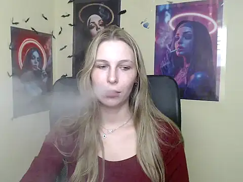 Snapshot of StrangerGi chatting on May 20, 8:04 pm StrangerGi online show from May 20, 8:04 pm