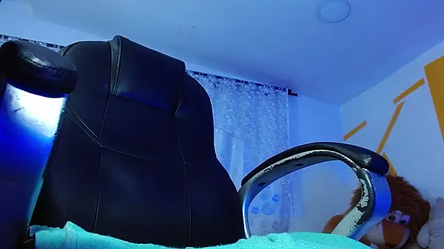 Snapshot of Matthew_Boy_ chatting on December 19, 10:24 am Matthew Boy  online show from December 19, 10:24 am