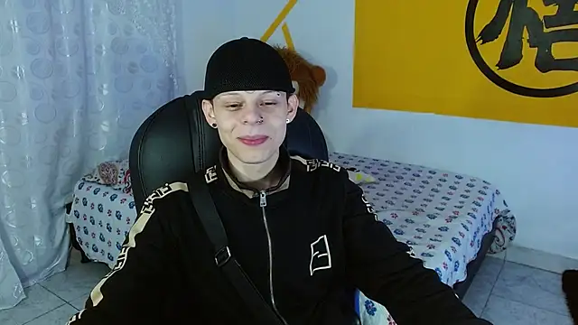 Snapshot of Matthew_Boy_ chatting on December 24, 5:49 am Matthew Boy  online show from December 24, 5:49 am