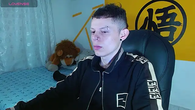 Snapshot of Matthew_Boy_ chatting on February 17, 1:32 pm Matthew Boy  online show from February 17, 1:32 pm