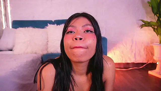 CailynBrowm online show from April 12, 1:32 am