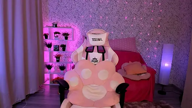 luna cross online show from March 1, 7:08 am